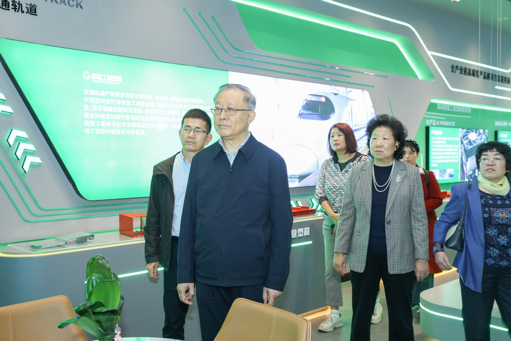 民建中央副主席李世杰、民建廣東省委會主委李心、民建肇慶市委會主委潘銳波一行高登調研工作 (1)