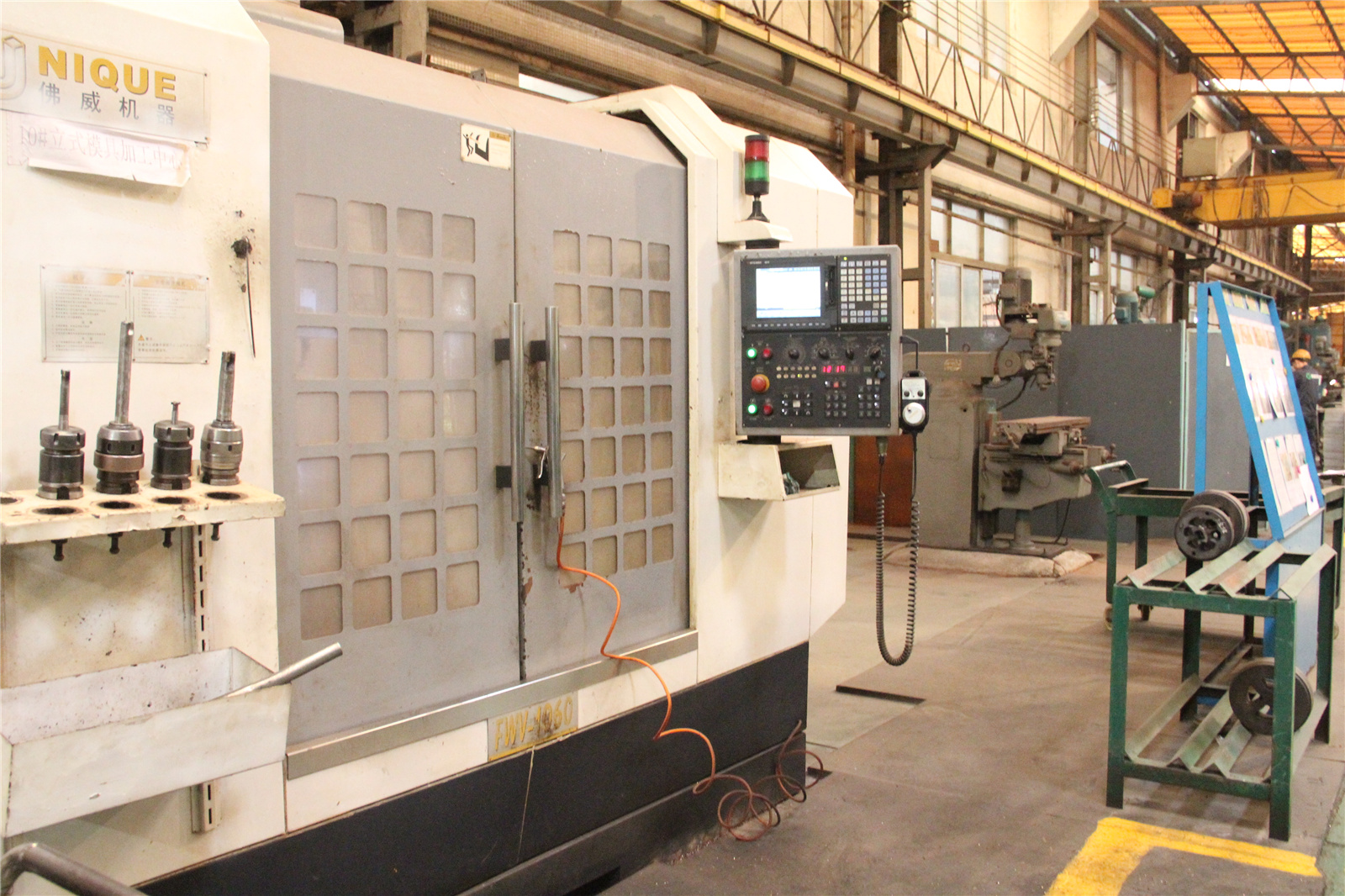 模具CNC數(shù)控機床