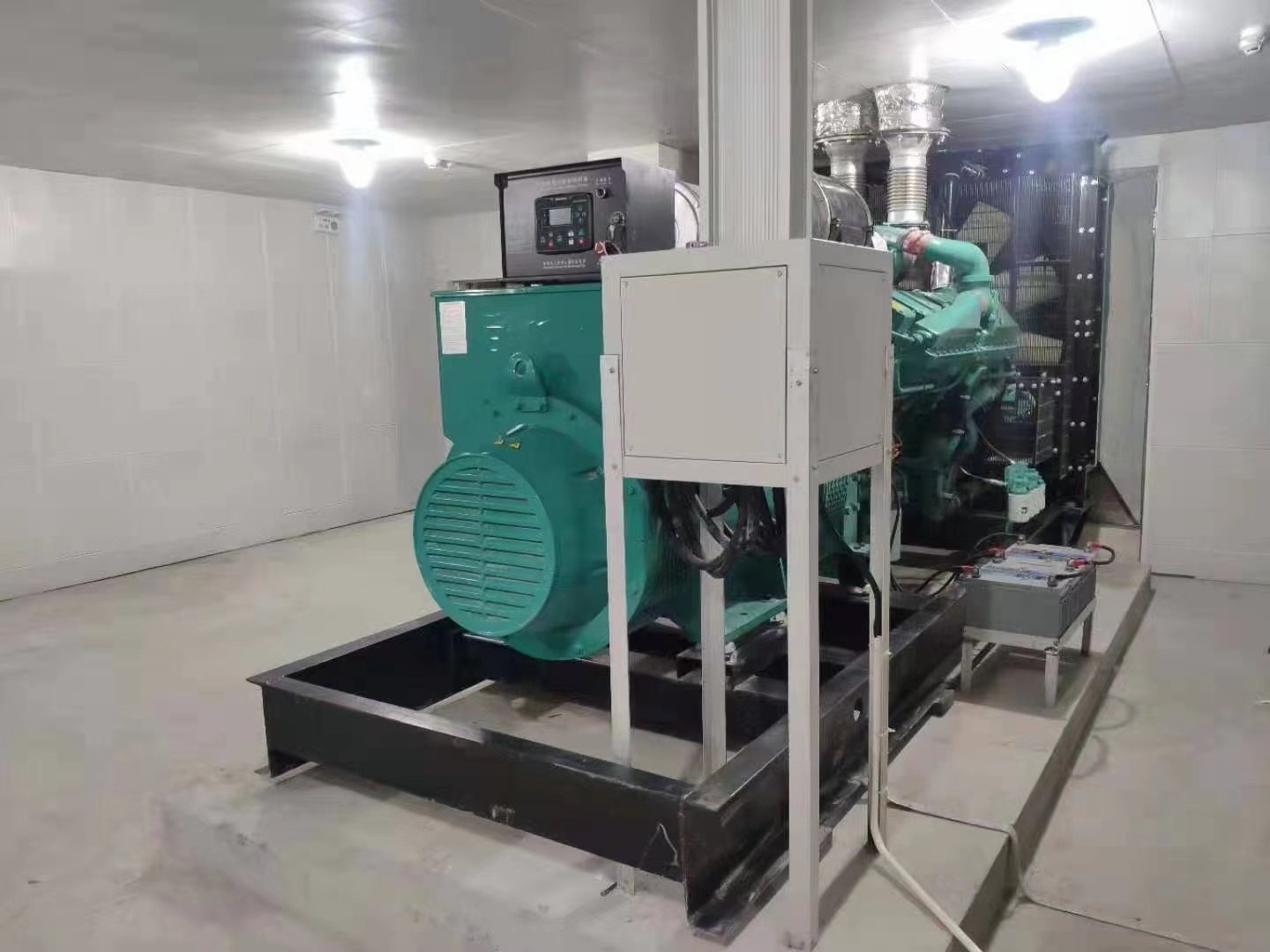 <strong>柴油發電機組啟動時容易超速可能引起的原因和排除方</strong>