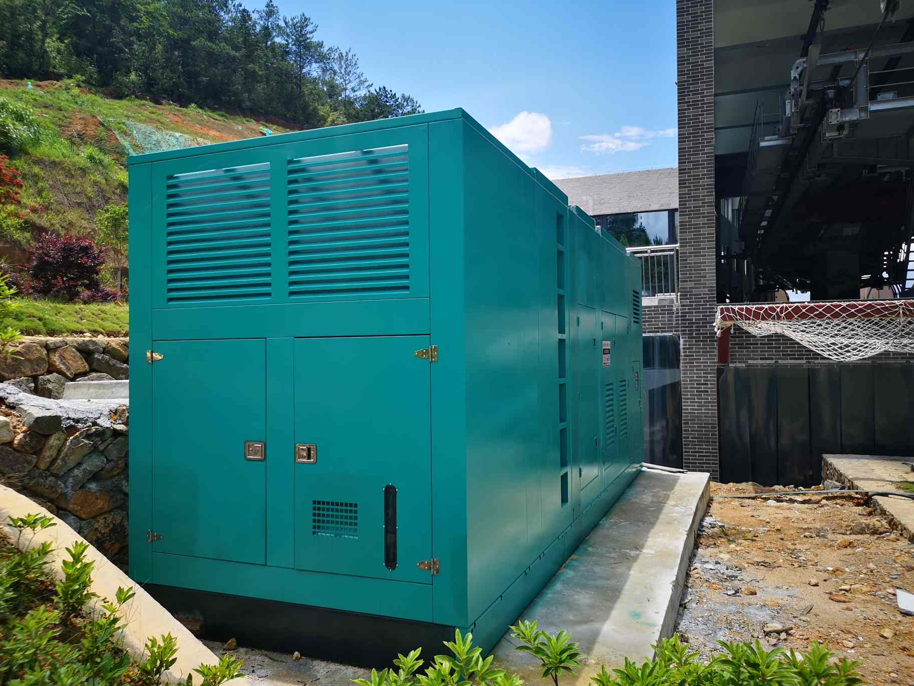 柴油發電機組冷卻液溫度過高可能引起的原因和排除方法
